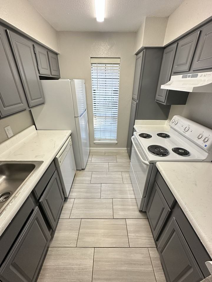 Serena Grove 3 Apartments - Photo 2 of 25
