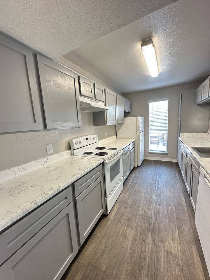 Serena Grove 3 Apartments - Photo 3 of 25