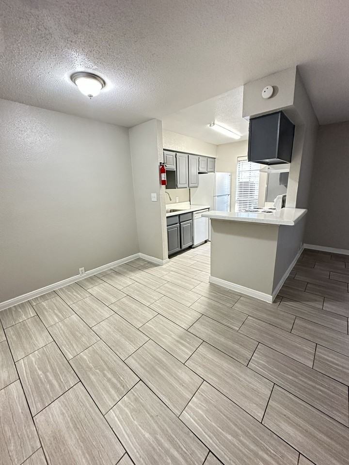 Serena Grove 3 Apartments - Photo 4 of 25