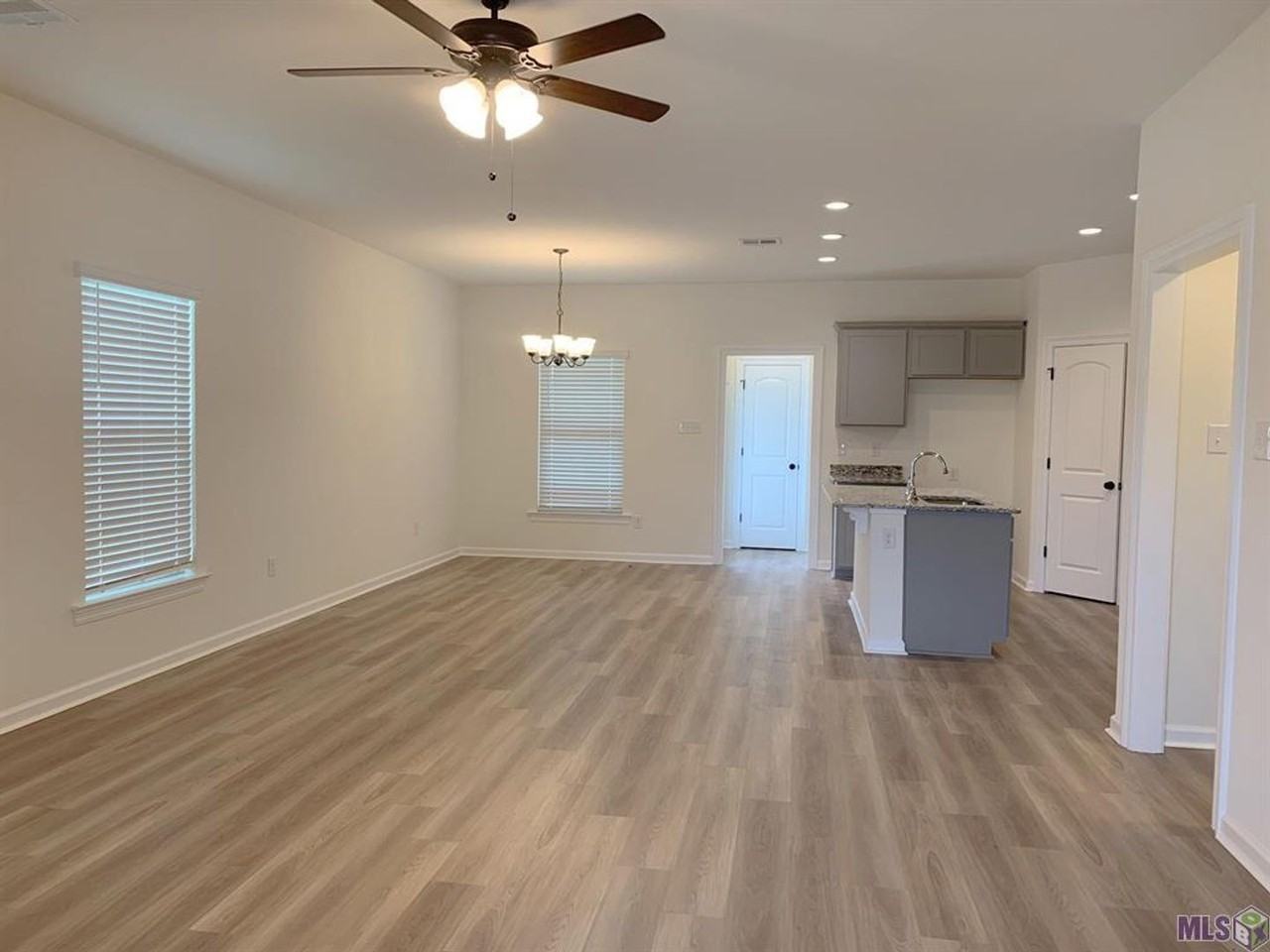 28219 Grand Marsh Ct - Photo 3 of 7