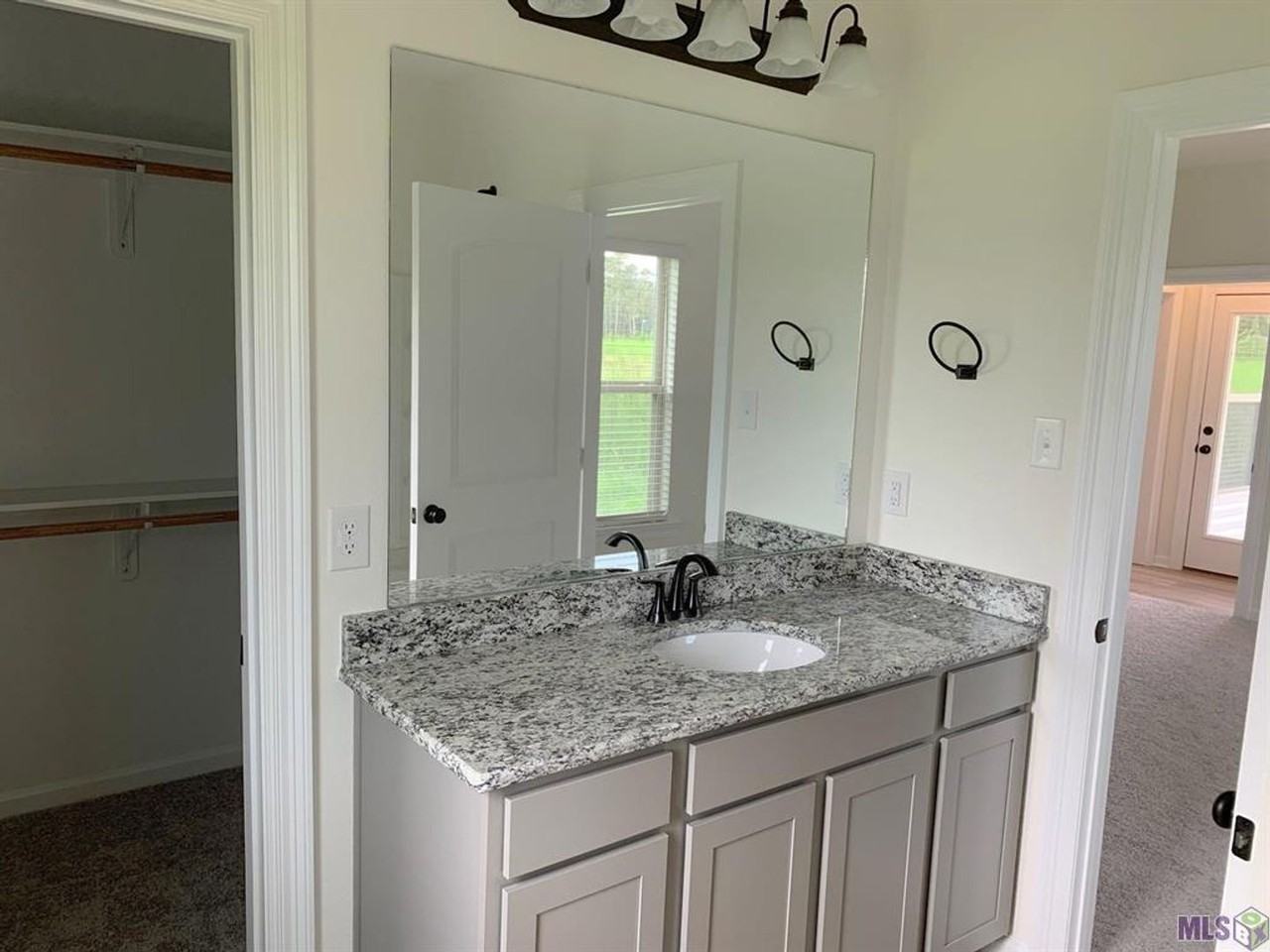 28219 Grand Marsh Ct - Photo 5 of 7