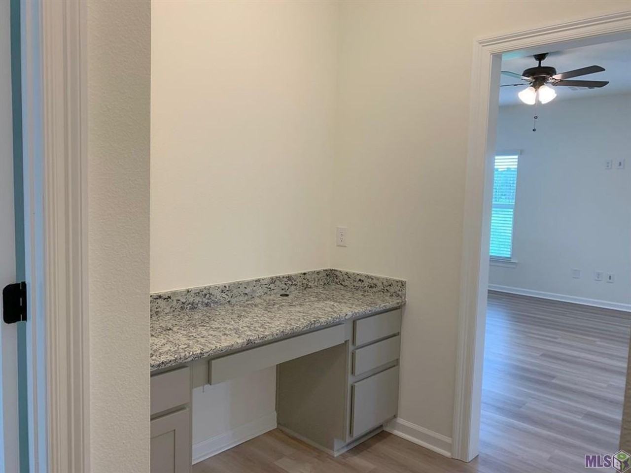 28219 Grand Marsh Ct - Photo 6 of 7