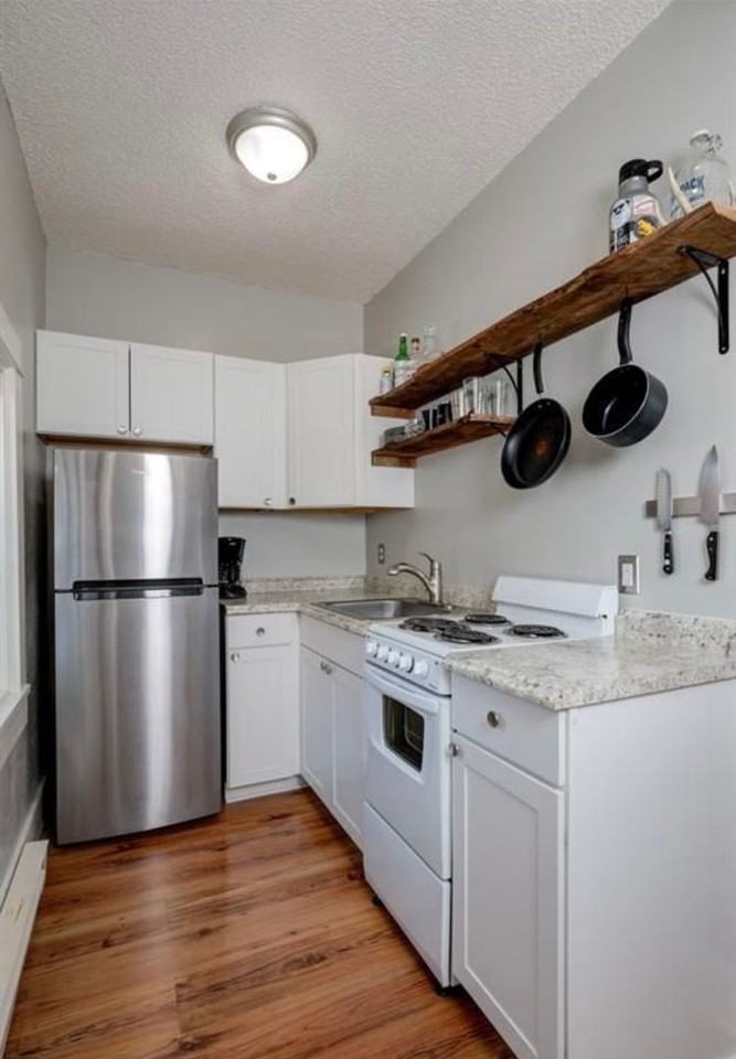 620 E Davis St - Photo 5 of 9