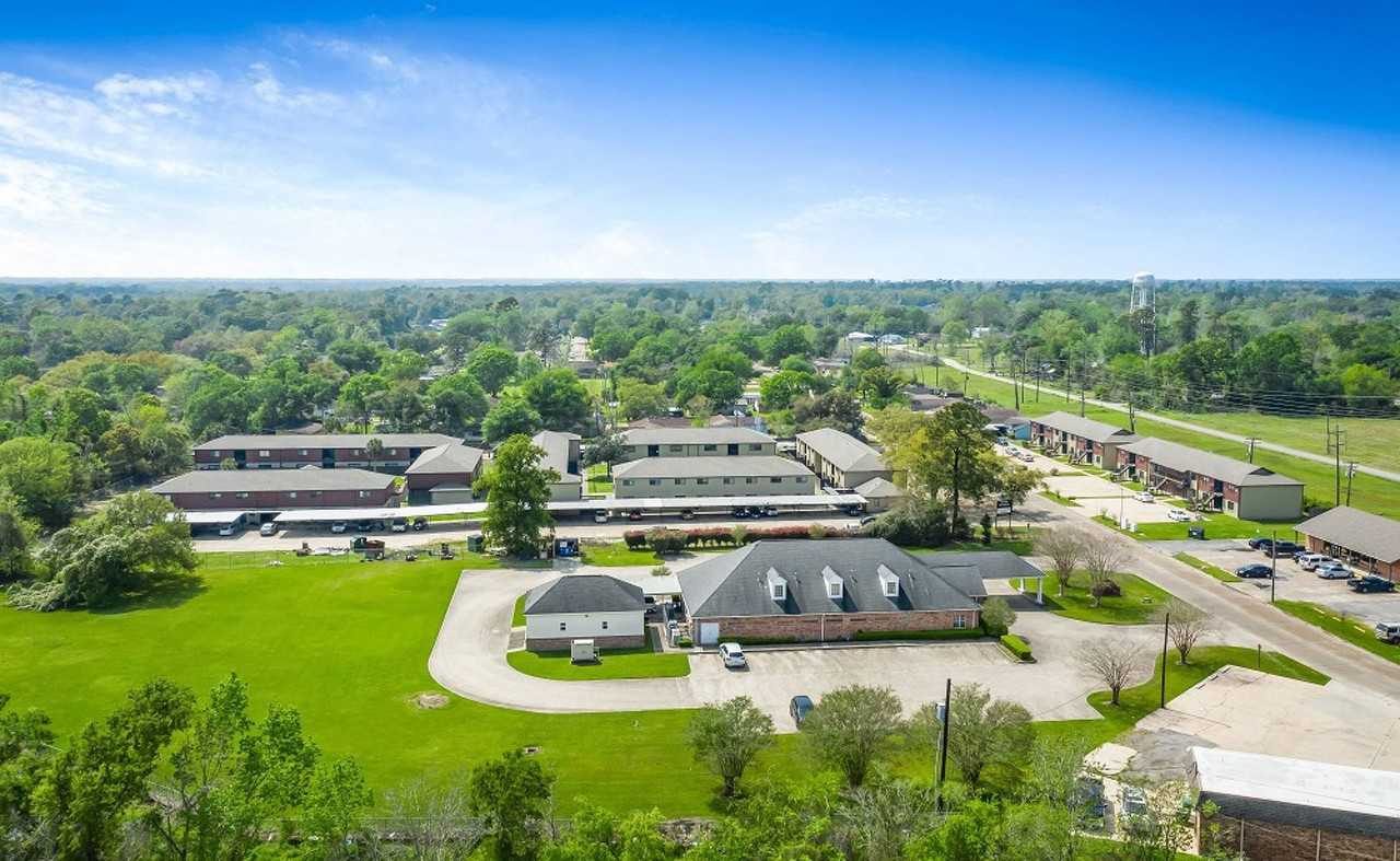 Orange Apartments - Photo 2 of 17