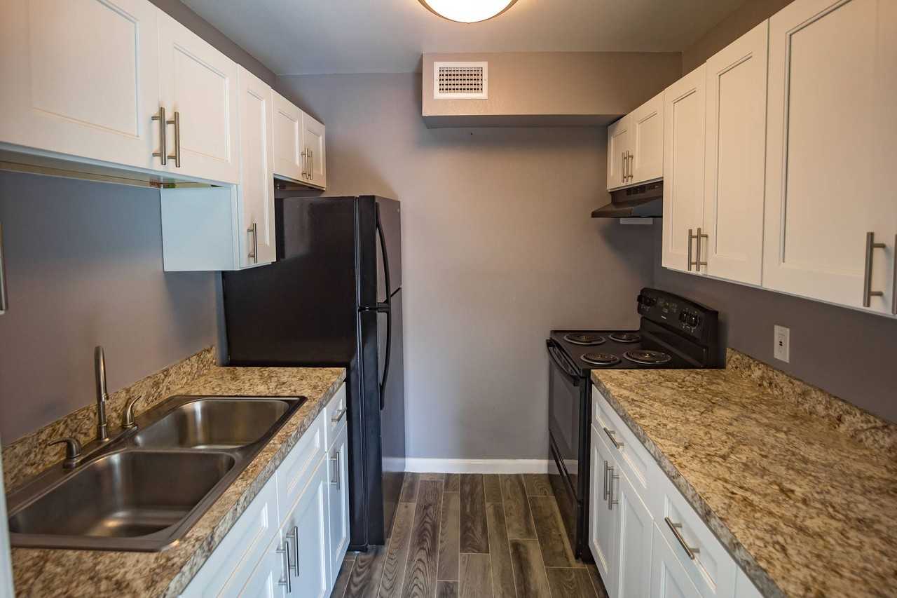 Orange Apartments - Photo 5 of 17