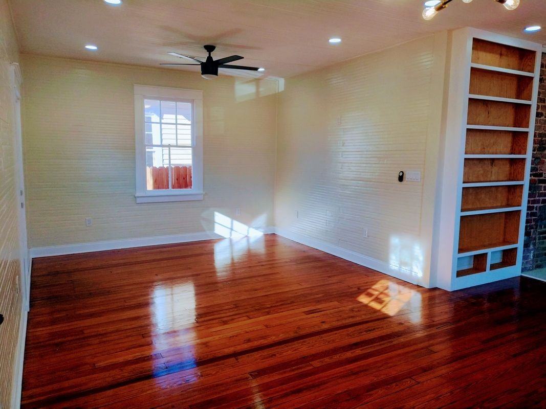 2717 Loyola Ave - Photo 2 of 15