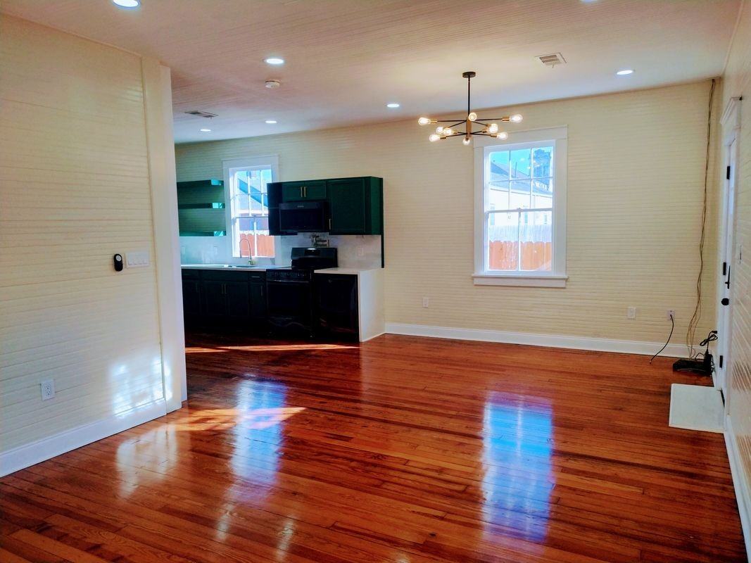 2717 Loyola Ave - Photo 3 of 15