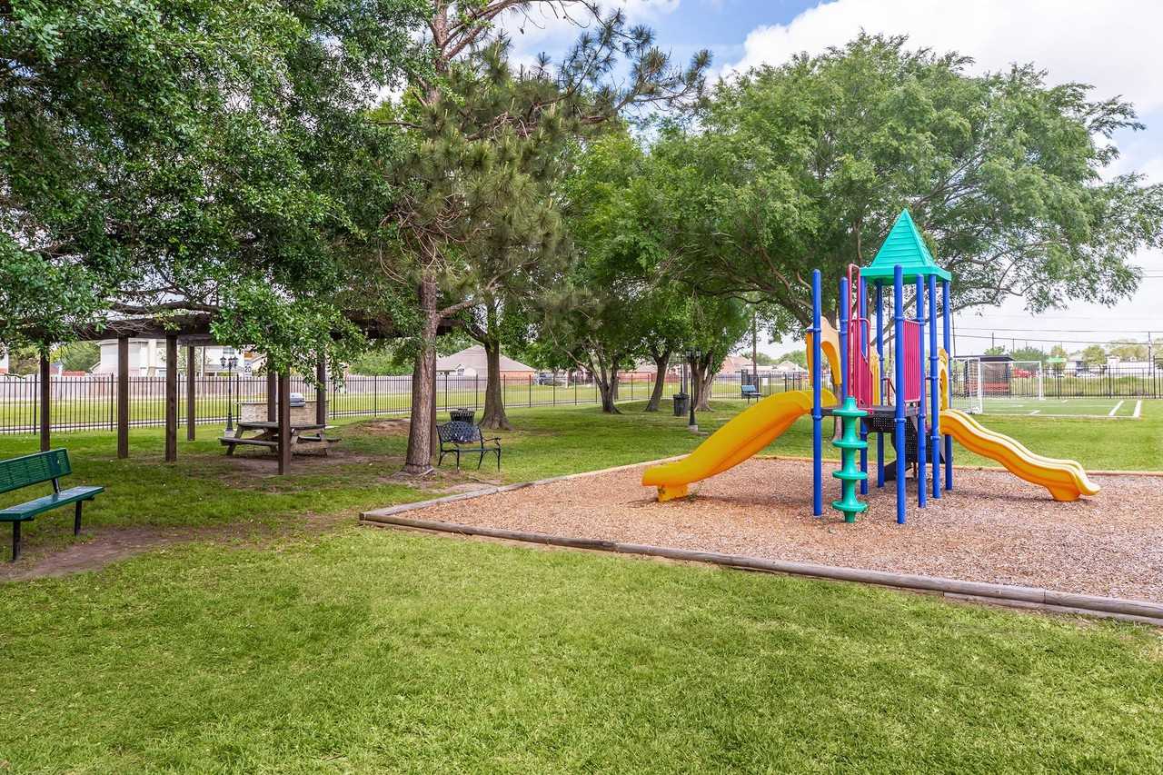 Park on Burke - Photo 7 of 50