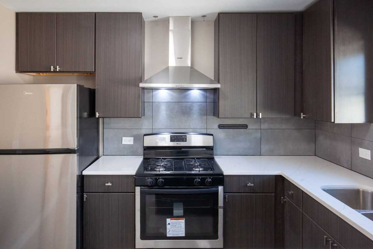 3139 S Harlem Ave ##2w - Photo 2 of 10