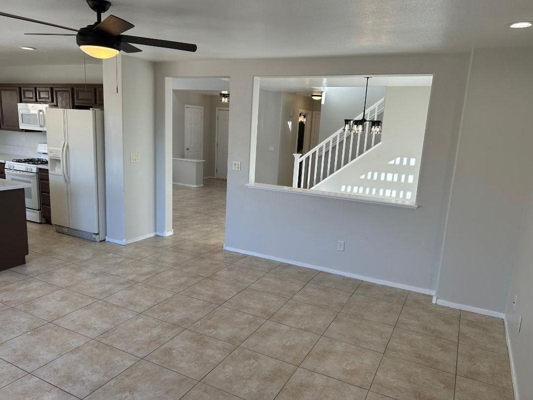 8997 Ivybridge St - Photo 4 of 17