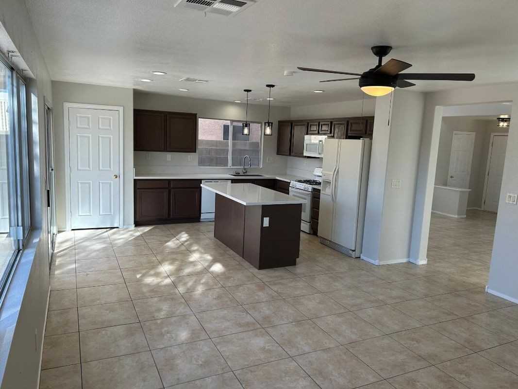 8997 Ivybridge St - Photo 7 of 17
