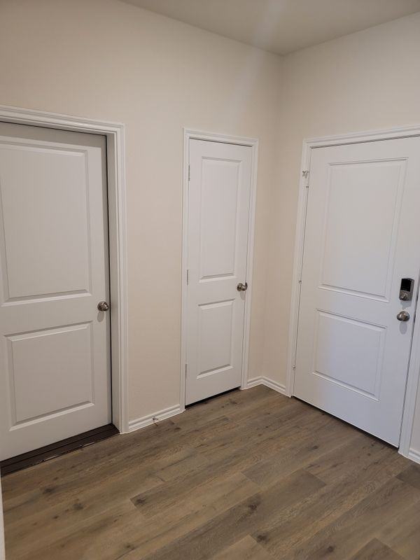 1216 Riverbrook Ln - Photo 2 of 21
