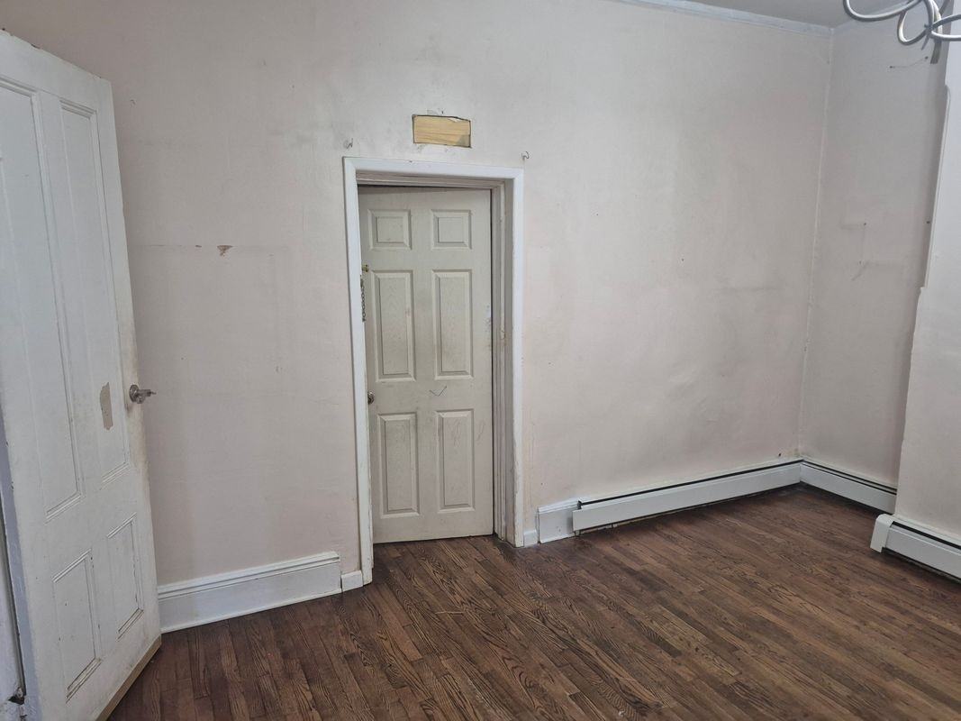 330 New York Ave - Photo 6 of 7
