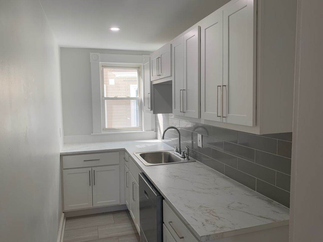 10 Collins St - Photo 2 of 8