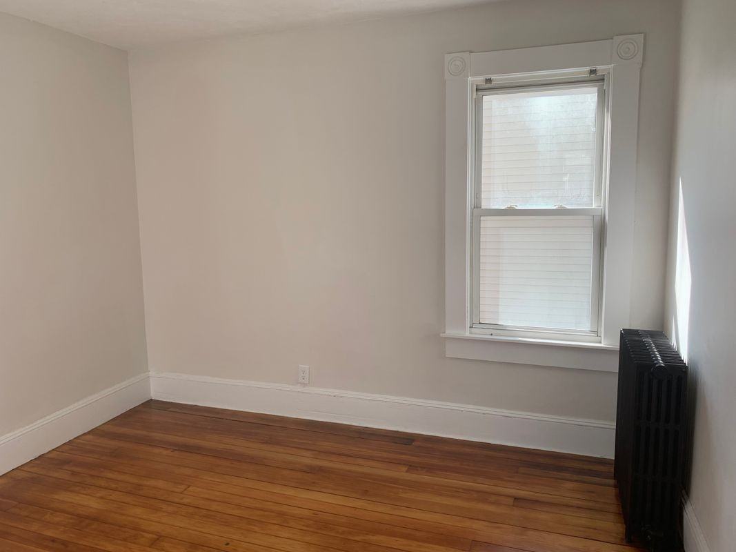 10 Collins St - Photo 4 of 8