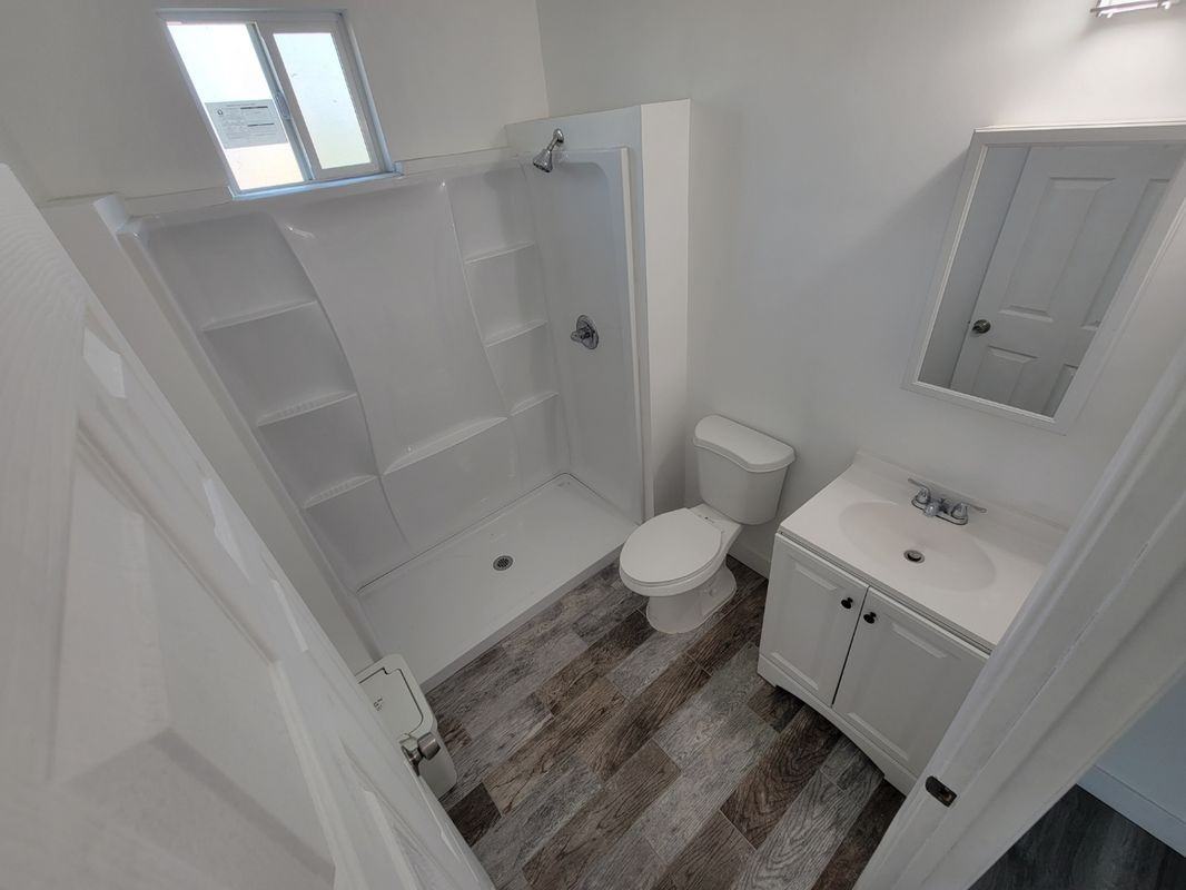 713 3/4 W 57th St - Photo 5 of 6