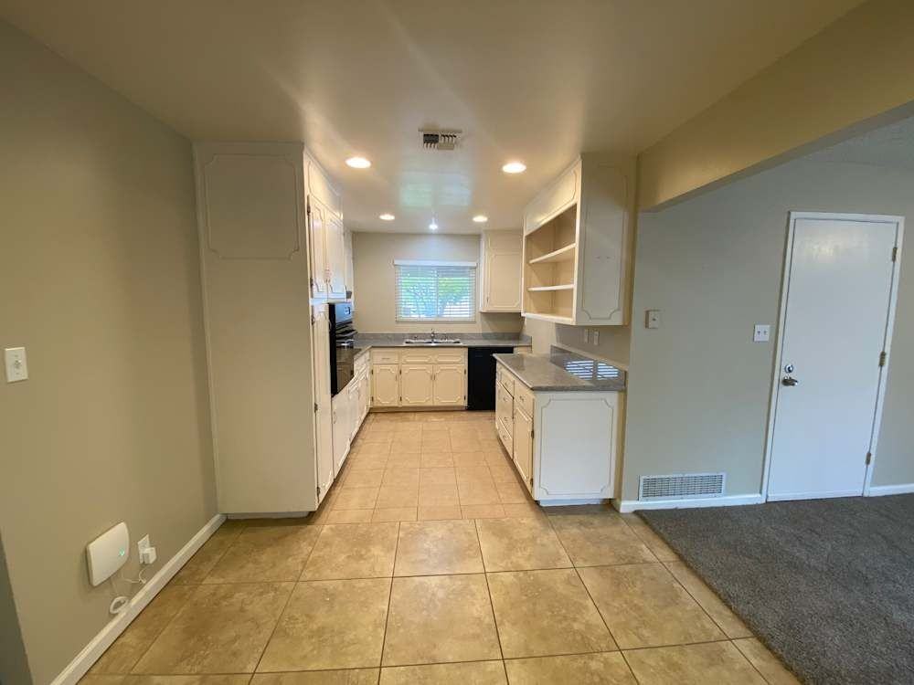 1602 Oak Chase Ct - Photo 5 of 6