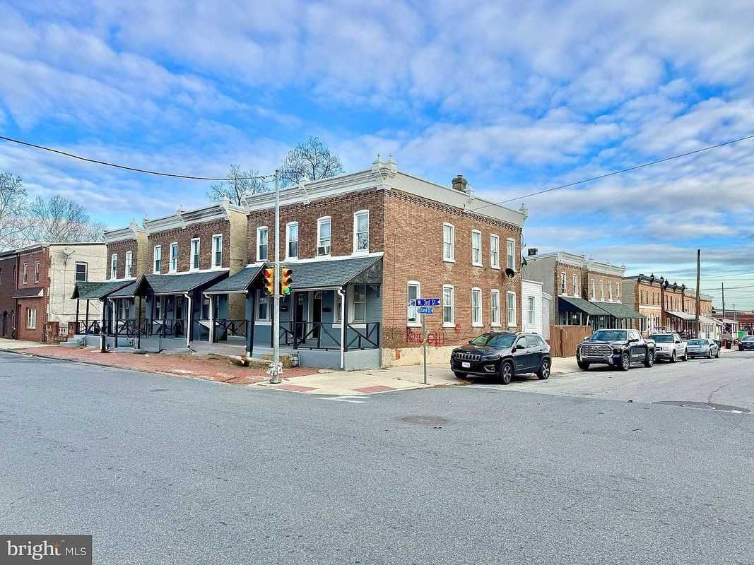 925 W 3rd St - Photo 4 of 16