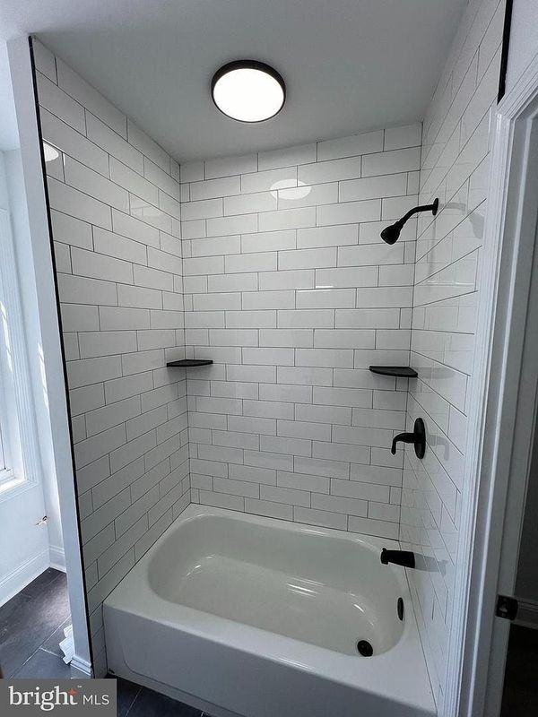 925 W 3rd St - Photo 5 of 16