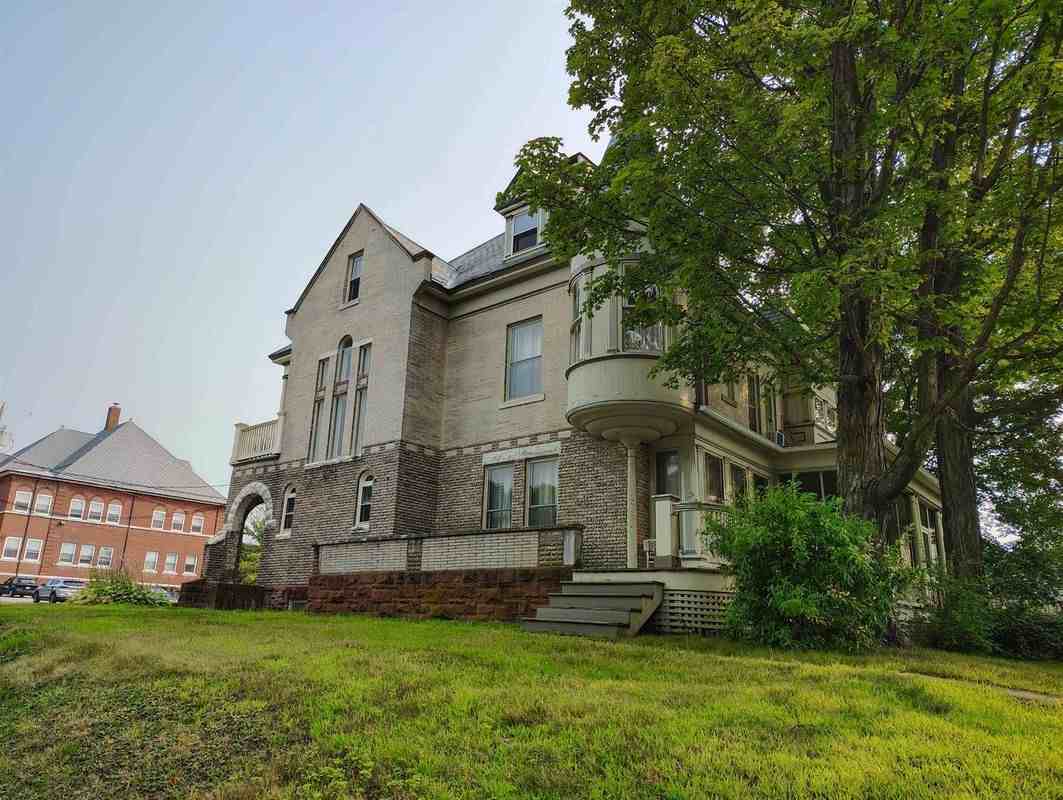 113 School St ##2b - Photo 2 of 6