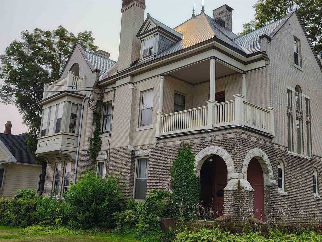 113 School St ##2b - Photo 3 of 6