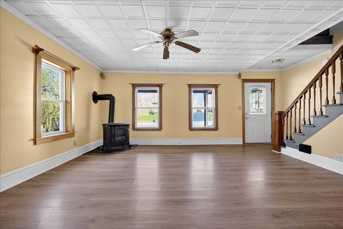 204 Saratoga Ave - Photo 2 of 25