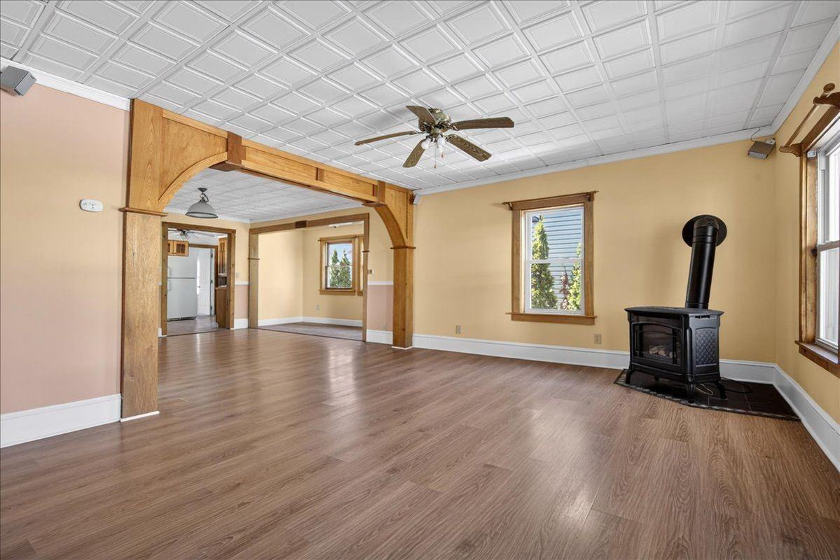 204 Saratoga Ave - Photo 3 of 25