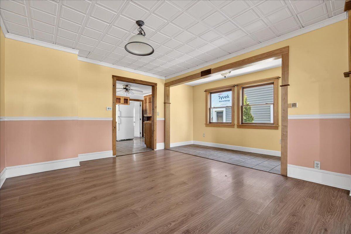 204 Saratoga Ave - Photo 5 of 25