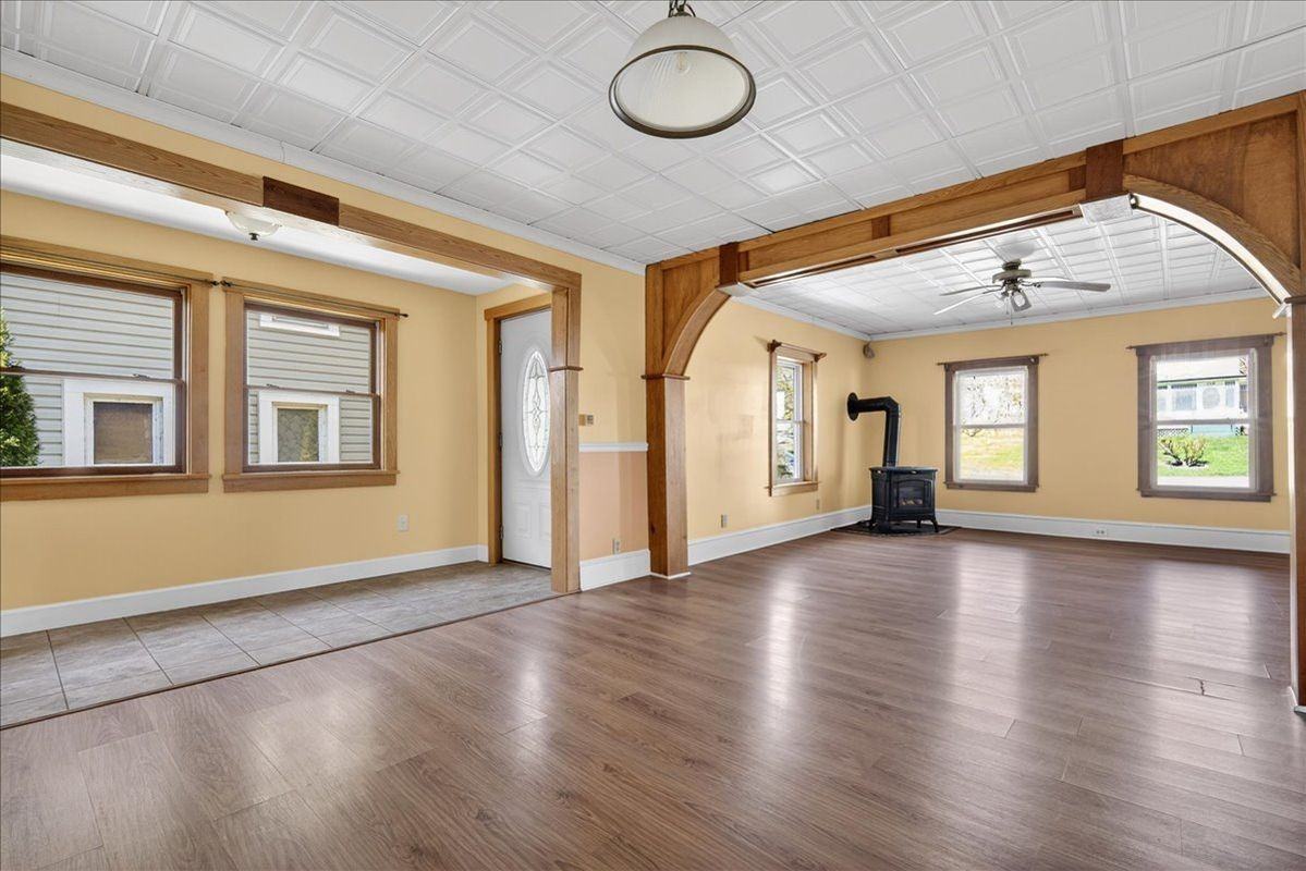 204 Saratoga Ave - Photo 6 of 25