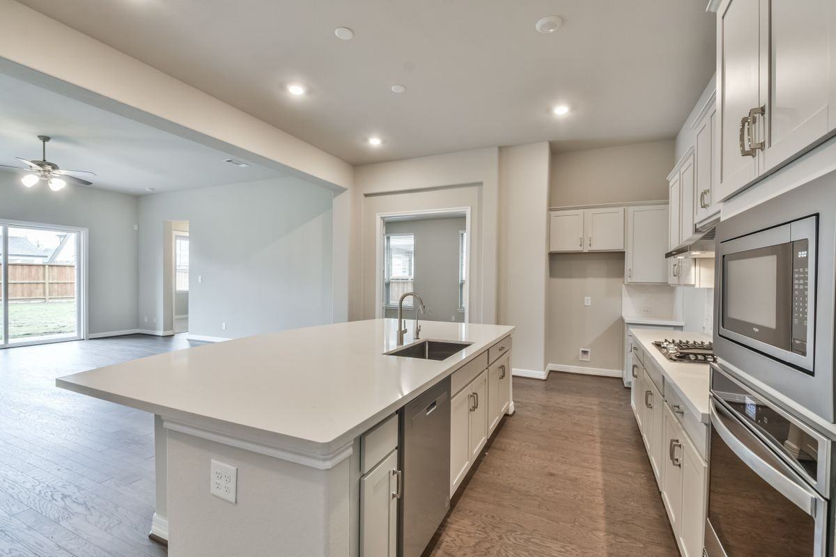 27124 Regal Scott Dr - Photo 7 of 34