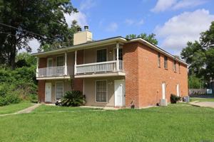 featured image of 15855 S Sunderland Ave