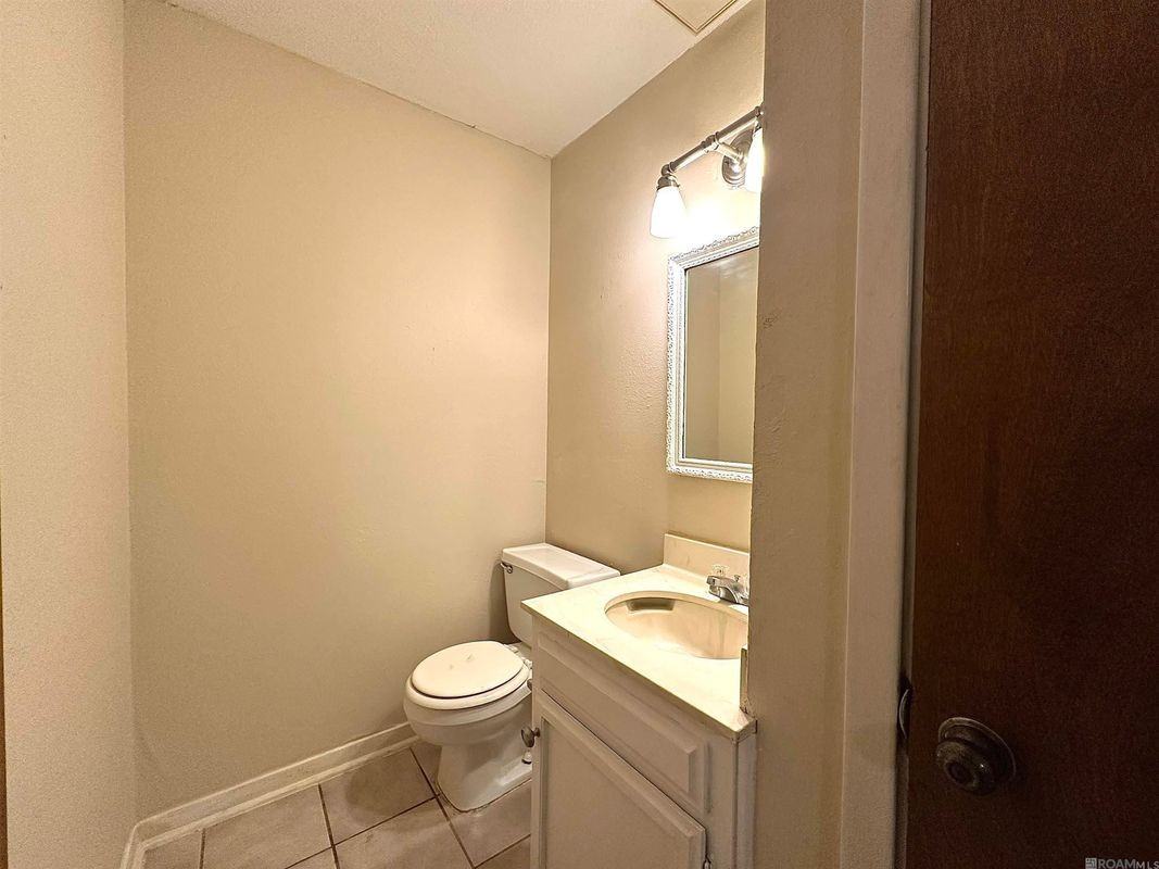 15855 S Sunderland Ave - Photo 7 of 13