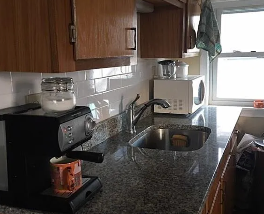 35 Derby St ##3 - Photo 4 of 6