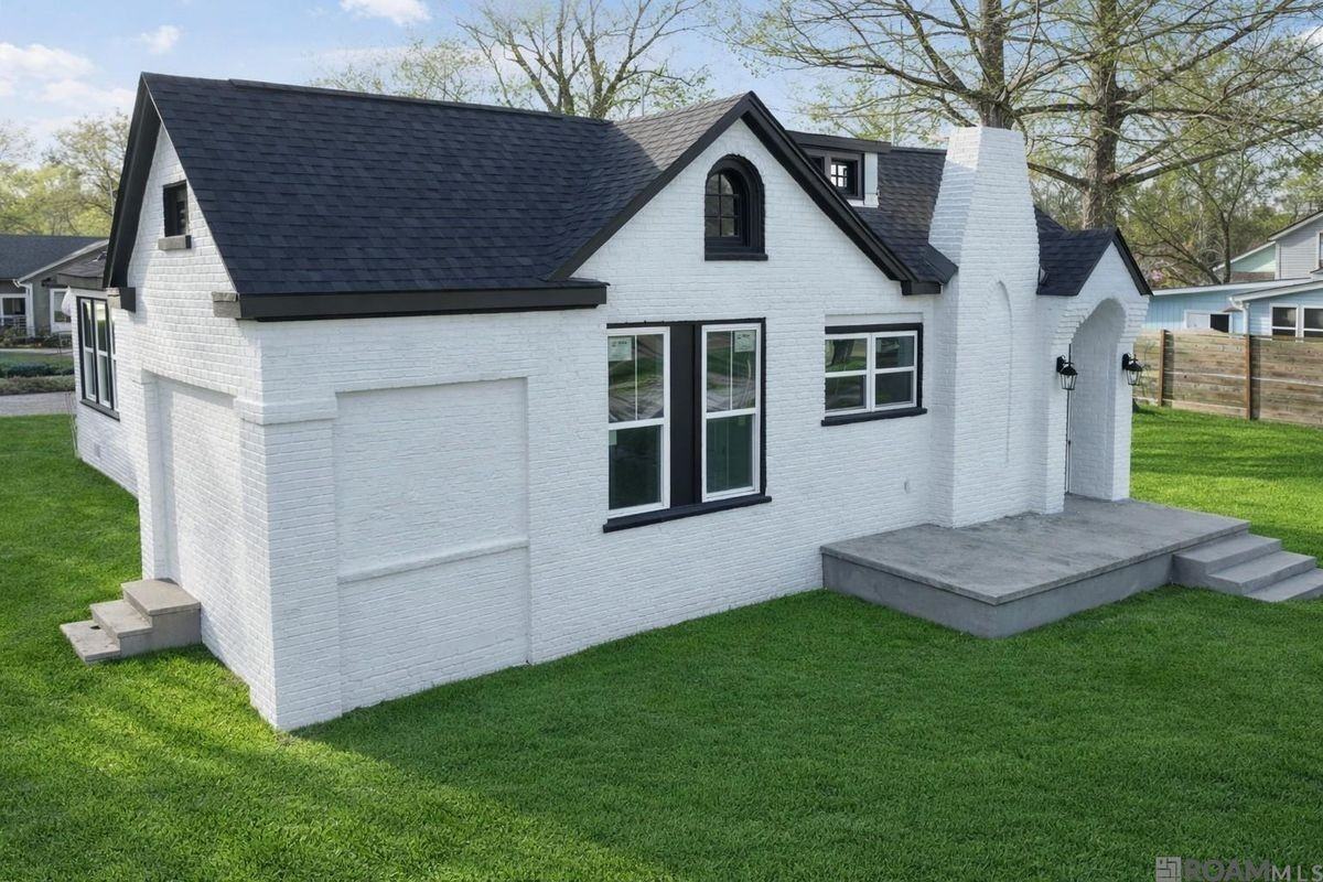 4809 Longfellow Dr - Photo 2 of 17