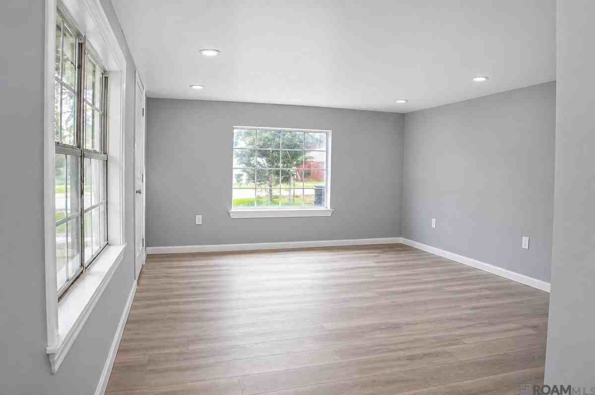 4809A Longfellow Dr - Photo 4 of 9