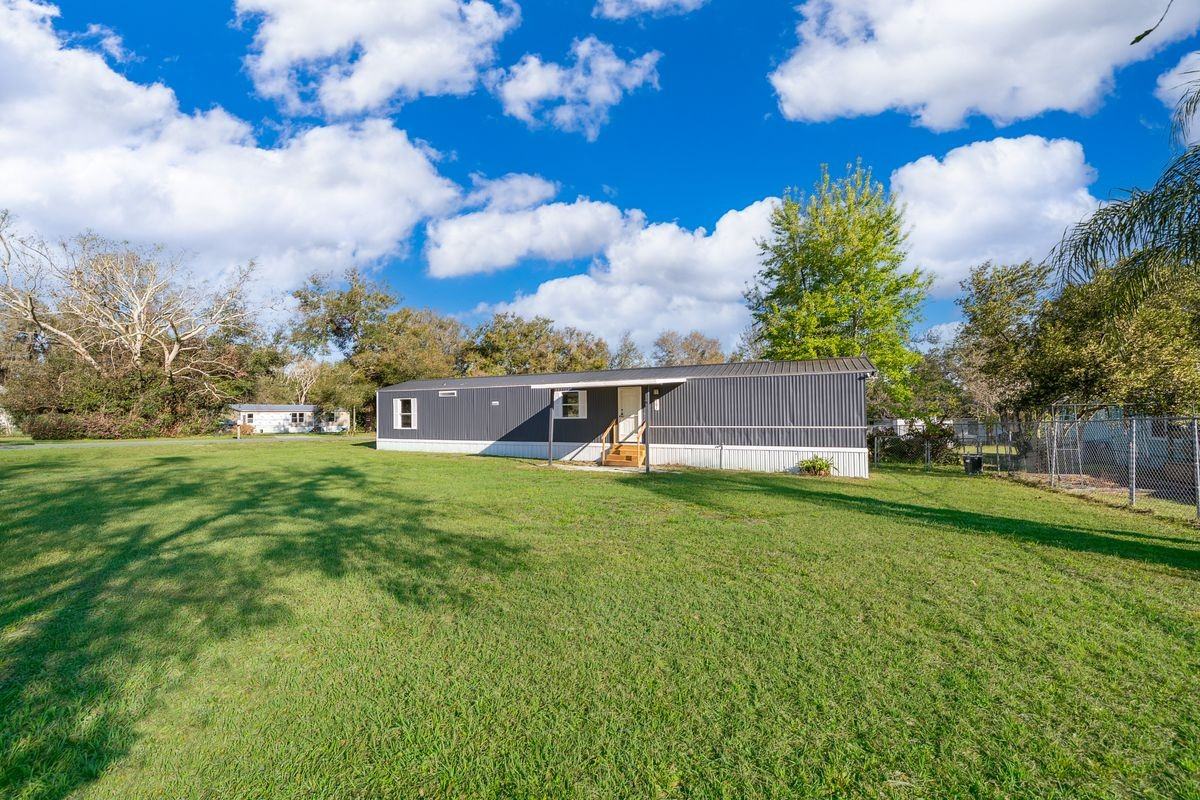 101 Caroline Ave - Photo 2 of 16