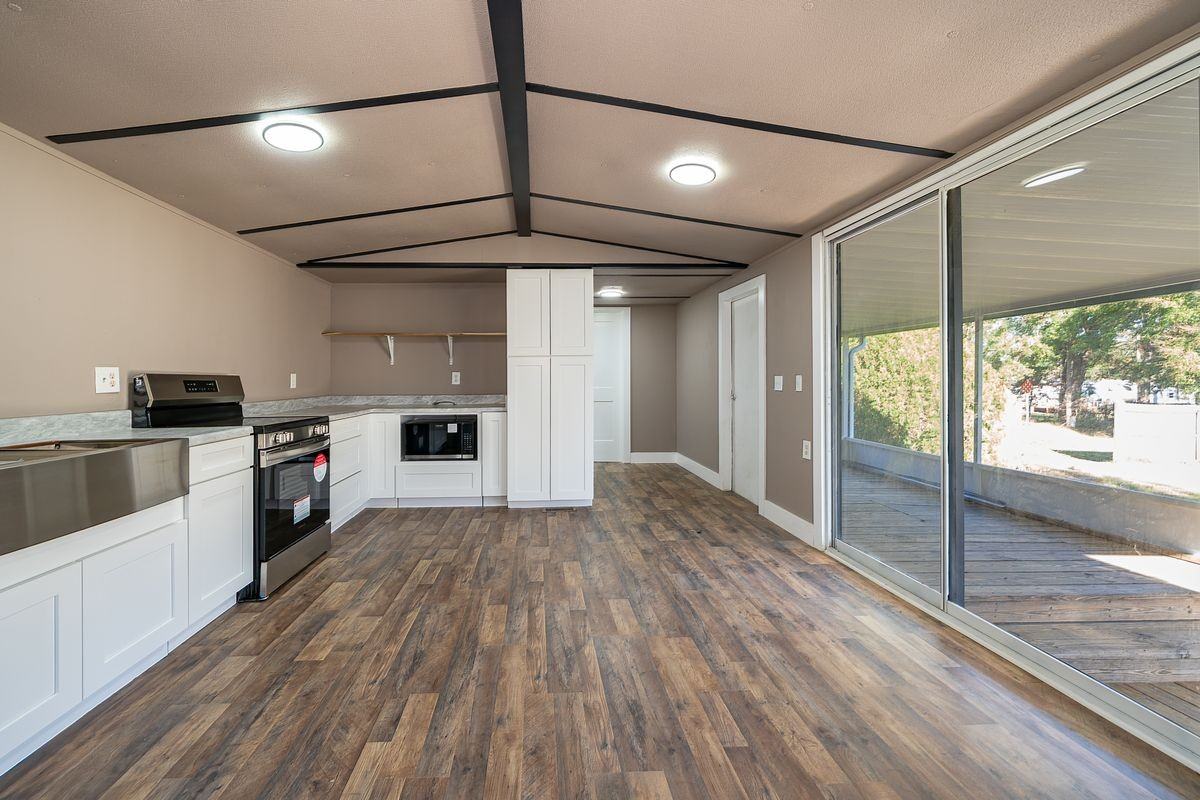 101 Caroline Ave - Photo 5 of 16