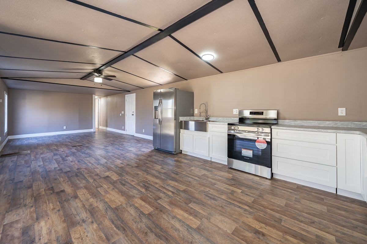 101 Caroline Ave - Photo 6 of 16