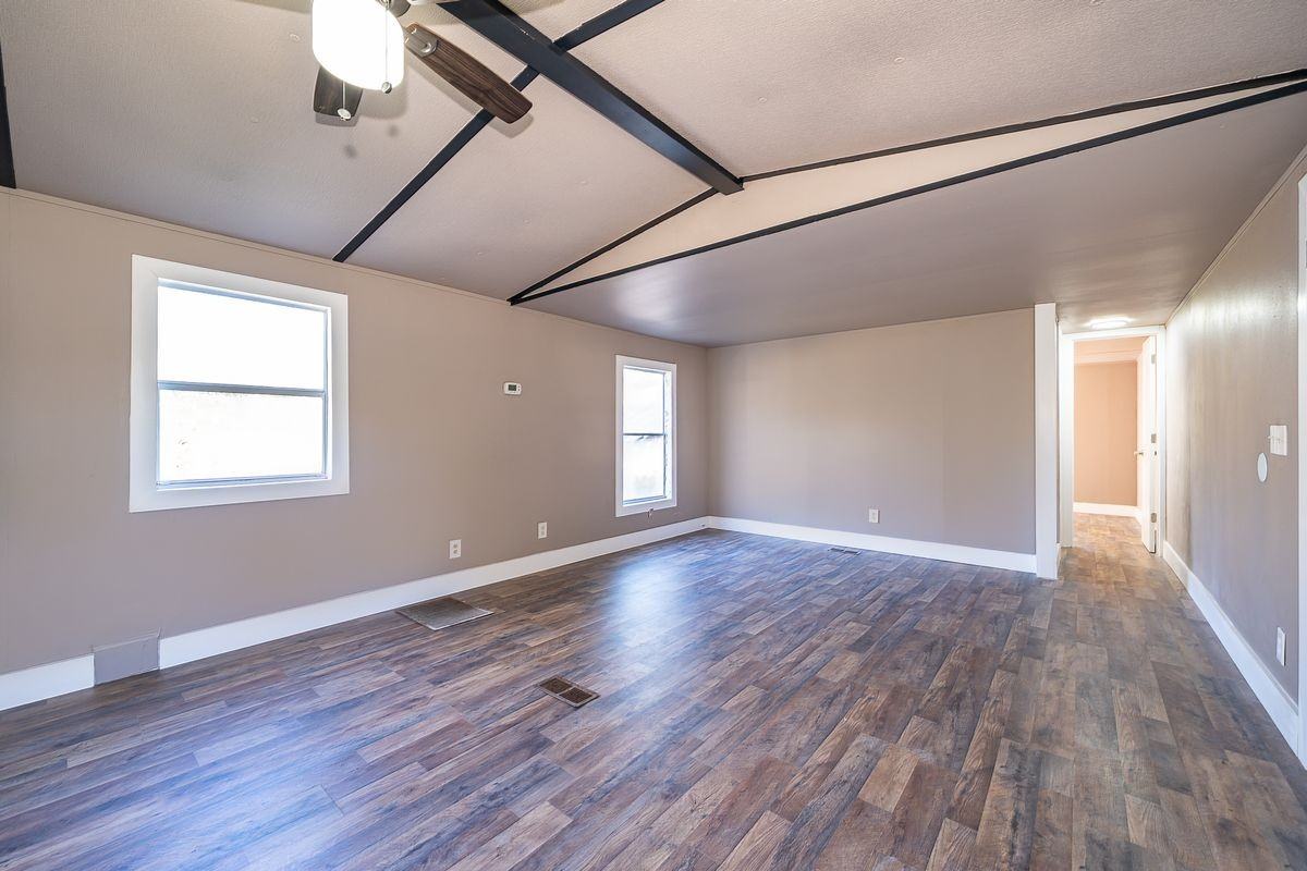 101 Caroline Ave - Photo 7 of 16