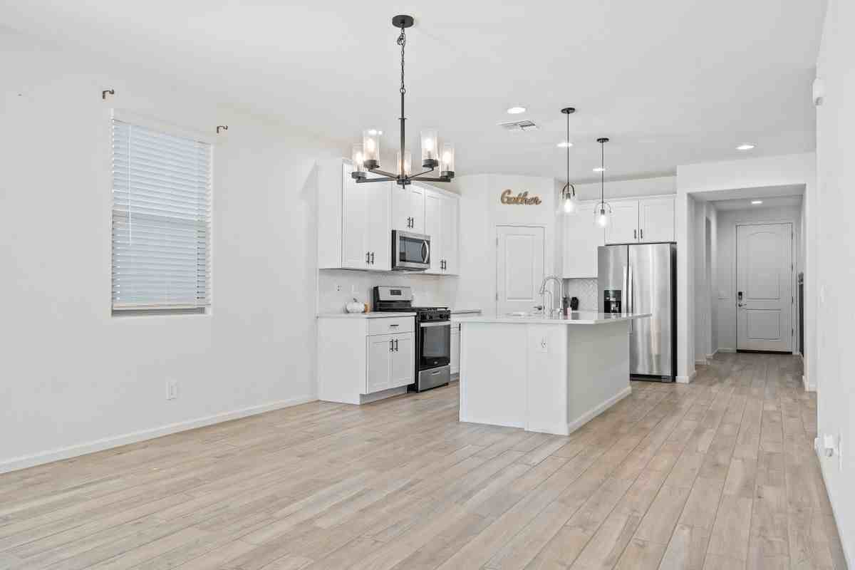 12486 N Reeves Pl - Photo 3 of 21