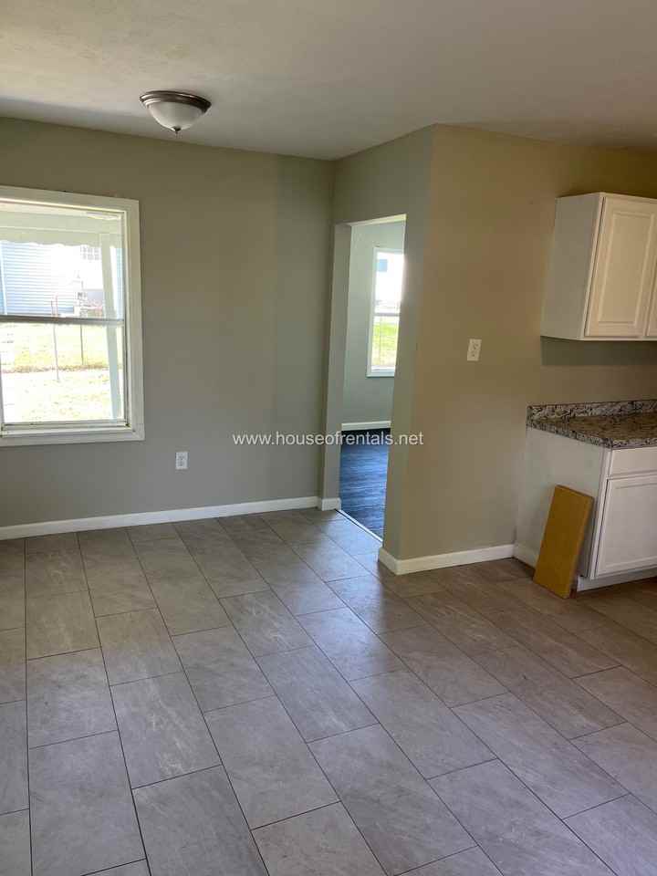 3 Court D - Photo 3 of 8