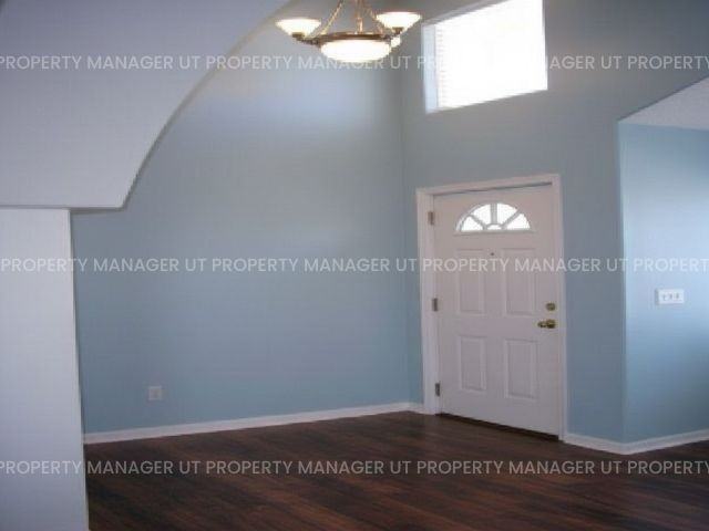 9881 S 3265 W - Photo 3 of 10