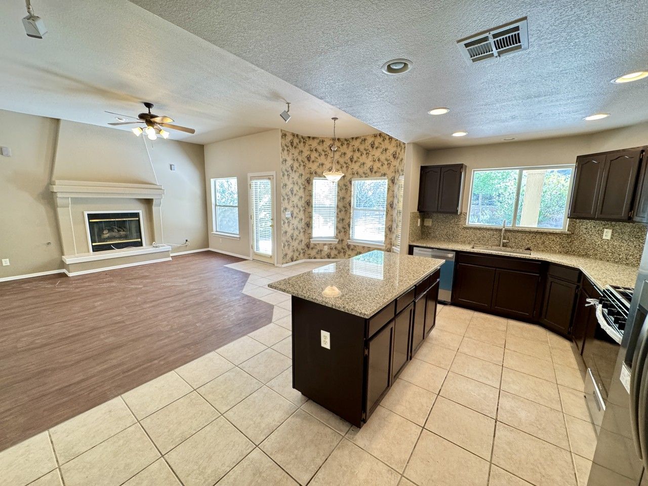 1029 Granite Trail Ct - Photo 7 of 30