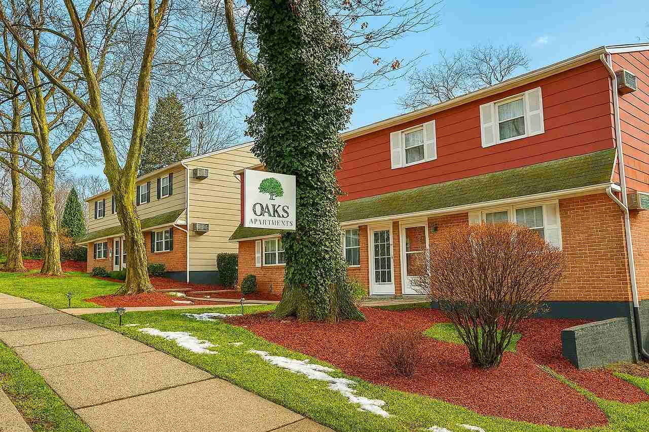 Oaks Apartments - Photo 6 of 6
