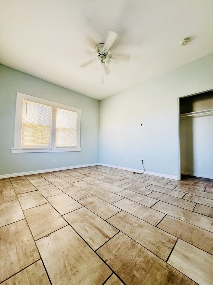 149 S Hollywood Avenue - Photo 4 of 32