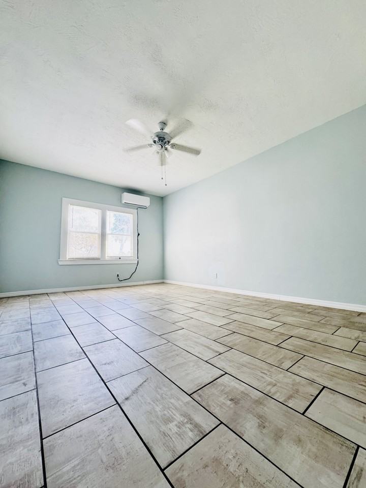 149 S Hollywood Avenue - Photo 5 of 32