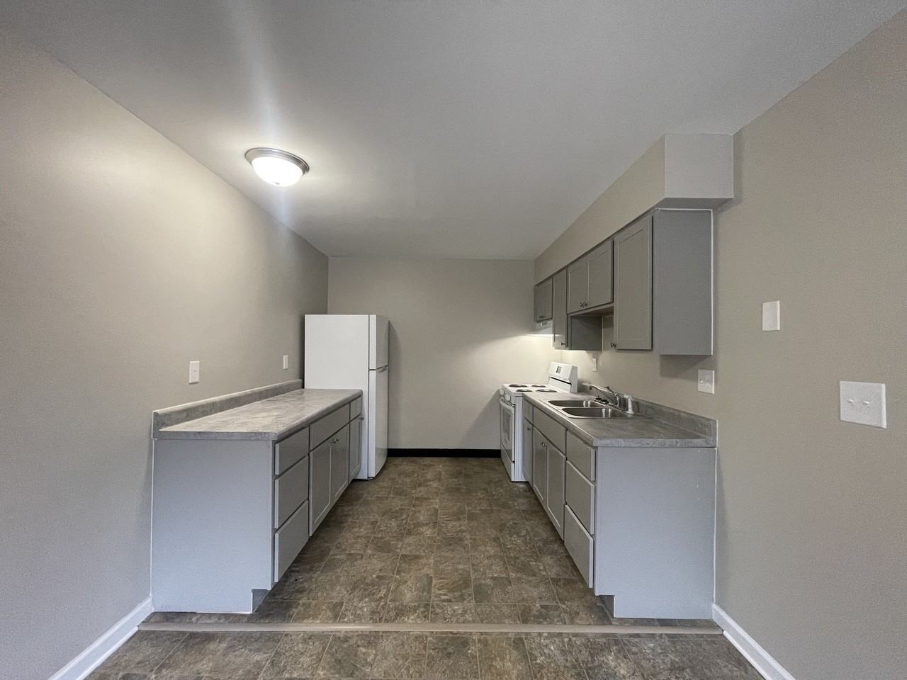 95 Circle Drive - Photo 3 of 9