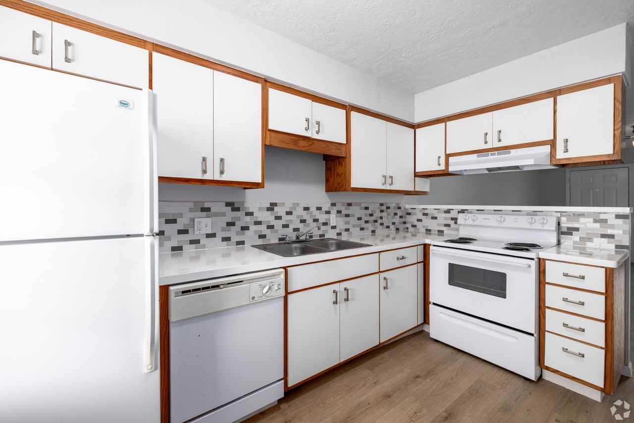 100 Lamar Street - Photo 2 of 7