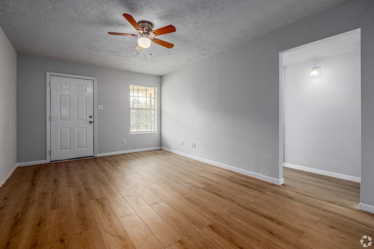 100 Lamar Street - Photo 3 of 7