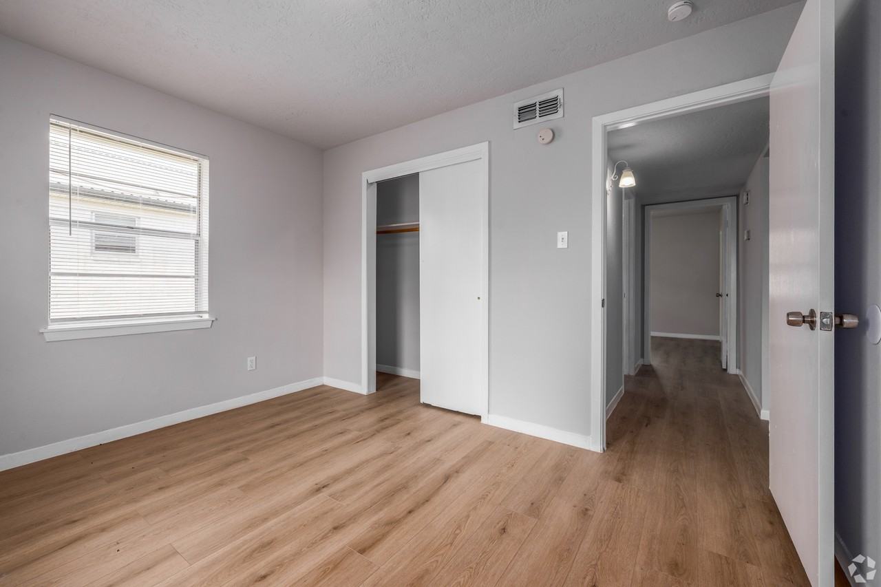 100 Lamar Street - Photo 4 of 7